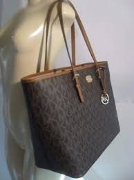 Black And Brown Mk Purse Nwt Michael Kors Jet Set Brown Mk Signature Carryall Pvc Large Tote Shopper Bag 129 95 Https Tumblr C Handbags Michael Kors Michael Kors Purses Michael Kors