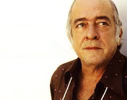 Poesias do poetinha em 280 caracteres. Vinicius De Moraes O Eterno Nosso Idioma