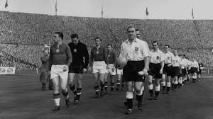 ● todos os 62.500 expectadores presentes no estádio wankdorf, em berna, estavam ansiosos para assistir mais um show da. Los Mejores Equipos De La Historia Hungria 1950 56 Clasificatorios Europeos Uefa Com