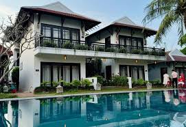 Không gian phòng rộng, giường ngủ êm ái và tiện nghi đầy đủ mang đến cảm giác thoải mái sau một ngày tham quan Hội An.