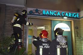 Vallecrosia Emergenza Dalla Carige L Insegna Della Banca Rischia Di Prendere Fuoco Riviera24