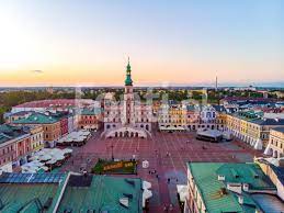 Zaśnieżony zamość z lotu ptaka (wideo) autor: Zamosc Rynek Z Lotu Ptaka Jpg Fonti Pl