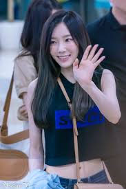 Taeyeon Wore A Crop Top And Exposed Her Perfect Midriff Koreaboo Girls Generation Taeyeon Taeyeon Kpop Girls