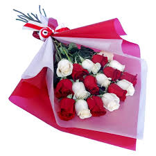 Regalar Flores Ramo 18 Rosas Rojas Y Blancas Falabella Com