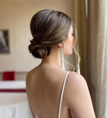 10 Sleek Low Bun Wedding Hairstyles | Make Me Bridal