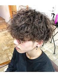 2021年冬 メンズ ミディアムの髪型 ヘアアレンジ 人気順 5ページ目 ホットペッパービューティー ヘアスタイル ヘアカタログ ツイスト スパイラル パーマ メンズヘアスタイルミディアム ツイストパーマ