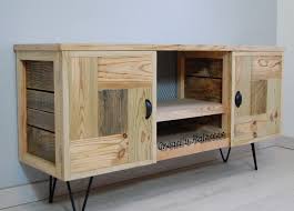 Voir plus d'épingles sur idées palettes, palette diy et projets en bois de palette. Meubles Divers En Bois Massif Et Industriels Meubles En Bois De Palettes Et Industriels Detournements D Objets