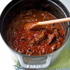 Zartes Rindergulasch So Wird Es Besonders Saftig Rezepte Gulasch Kochen Gulasch