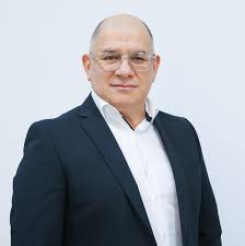 Avocatul poporului poate fi consultat de iniţiatorii proiectelor de legi şi ordonanţe, care, prin conţinutul reglementărilor, privesc drepturile şi libertăţile cetăţenilor, prevăzute de constituţia româniei, de pactele şi celelalte tratate internaţionale privitoare la drepturile fundamentale ale omului, la care românia este parte. DeclaraÈ›ie PoliticÄƒ George È™iÈ™cu Avocatul Poporului Este Al Romanilor Nu Al Castei Politice Care Vrea MenÈ›inerea Privilegiilor Cu Orice PreÈ› Ziarul De Tulcea