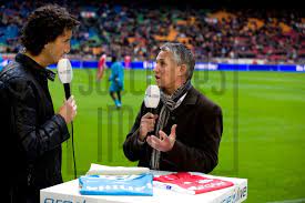 Gary lineker expressed his fears on twitter that the 2019/20 premier league season will be voided after the dutch eredvisie was scrapped. Soccrates Images Eredivisie Live Analist Gary Lineker R En Jan Joost Van Gangelen L