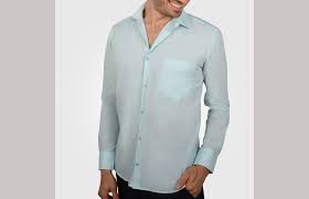 Tout petit prix pour cette chemisette d'été homme sergio vitti, manches courtes, boutonnée devant, dans les tons vert d'eau avec des rayures noires et taupes, fraiche et élégante, une poche devant, col chemise, je fais un tout. Chemise Homme Fil A Fil Vert D Eau Avec Poche Poitrine Chemise Cintree Chemise Homme Ozoa Chemises
