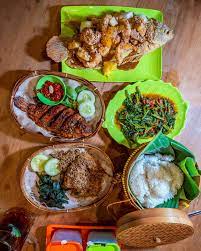 Di tempat ini kamu akan di buat terpukau dengan konsep resto yang. Ariess Kuliner Lombok Idjo Ponorogo Lokasi Jl Facebook