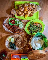 Lombok ijo resto & cafe dipilih menjadi nama dari usaha rumah makan dengan mengusung tema pemilihan menu juga disesuaikan dengan selera lidah orang tegal dengan pilihan makanan paling. Ariess Kuliner Lombok Idjo Ponorogo Lokasi Jl Facebook