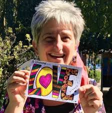 Sparkling Momemts of Joy and Connection through Creativity