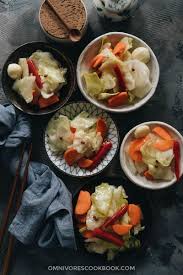 Chinese pickled red cabbage with ginger is really crunchy, with a zingy sweet and sour flavour, strewn with flecks of red chilli and super thin matchsticks of fresh ginger. Chinese Pickled Cabbage A Quick Pickle Recipe Omnivore S Cookbook