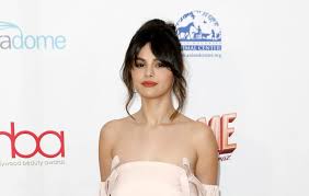 Retrouvez toute la carrière de selena gomez : Selena Gomez To Star Alongside Steve Martin In New Comedy Series
