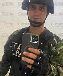 ATENCIÓN Él era Jhon Deimer Moreno, el militar @s€sinad0 la noche del  sábado, en el barrio San Rafael. Según se conoció, la víctim@ estaba  disfrutando de un permiso. Las autoridades aún no