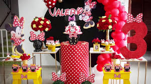 Si planeas que el cumpleaños de minnie sea perfecto, recuerda poner servilletas en la mesa. Fiesta De Minnie Mouse Roja Guia Para Su Decoracion
