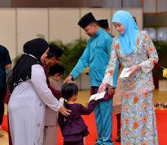 Hari raya aidil adha is considered as the most important eid and the holiest day on the islamic calendar. Brunei S Sultan Celebrates Muslim Festival Of Hari Raya Aidilfitri In Bandar Seri Begawan Living Nomads Travel Tips Guides News Information