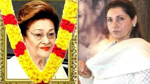 Discover more posts about dimple kapadia. Dimple Kapadia Breaks Down At Step Mother Krishna Raj Kapoor Prayer Meet Youtube