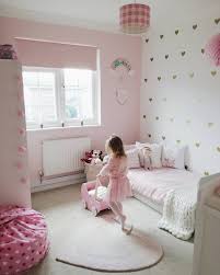 S'il s'agit d'une fille, vous choisirez la couleur en fonction de vos goûts, mais aussi de l'ambiance que cela va apporter à la pièce. 44 Stylish Ways To Decorate Your Kid Bedroom Justaddblog Com Decoracao Quarto Bebe Menina Decorar Quartos De Meninas Decoracao Quarto Infantil Simples