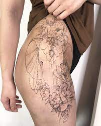 931 Mentions J Aime 6 Commentaires Olga Koroleva Korolevatattoo Sur Instagram Graphictatto Hip Tattoos Women Thigh Tattoos Women Leg Tattoos Women