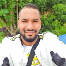 How is Mualani in teams compared to other hydro characters?