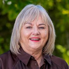 Paula Lucas • Ray White New Zealand