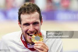 1,043 Dorian West Photos & High Res Pictures