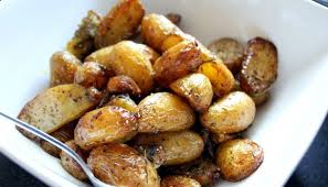 Pommes De Terre Confites Recette En 2020 Pomme De Terre Confite Pommes De Terre Farcies Pomme De Terre Grenaille