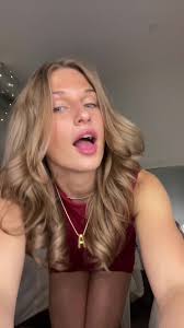 Amie Howell (@ameshowe)