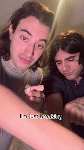 Let’s see via @whatnooowaaay + @sidneyraz