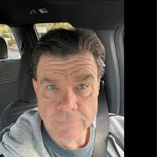 Sydney Sweeney vs Scarlett Johansson