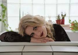 in my arms' is an alluring and cathartic new release from aimés