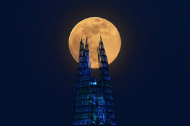 The good news is that tonight's weather forecast is for partial cloud cover and light wind. Super Moon Tonight April 7 2020