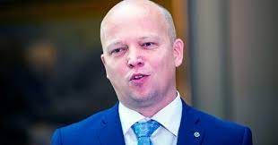 Fredag formiddag holdt trygve slagsvold vedum landsmøtetale spaserende rundt på sin egen gård ved ilseng. Senterpartiet Vil Ha Omkamp Om Acer Fagbladet No