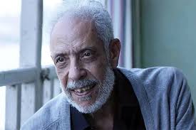 L'acteur égyptien Nabil El-Halafawi est décédé ce dimanche des suites d'une  grave maladie respiratoire. El-Halafawi était connu pour le rôle de Mohamed  Nadim, l'officier des renseignements dans la série Raafat Al-Hagan. Le