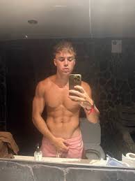 Daniel @daniel01965726 - Twitter Profile | Sotwe