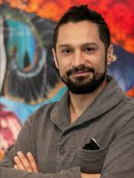 Love at first sight is usually how my relationship with art begins, and I  remember the exact moment it happened last year at @lesgaleriesbartoux. I  walked in and saw two pieces that