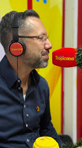 LA HISTORIA DE UN LOCUTOR🎙️ Hoy es el turno del carismático Leonardo Arango,  más conocido en los medios de comunicación como “El Paisita”. Su  autenticidad lo ha llevado por un largo camino