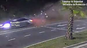 Chano charpentier , ex líder de la banda musical tan biónica, protagonizó un hecho sumamente. The Shocking Moment Of The Crash In Tigre In Which Two Teenagers Died Zyri