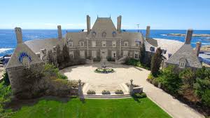 The Daily Beast Presents A Look At One Of The Most Insane Houses In The World Mansions Mansion Designs Newport Ri