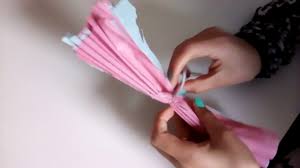 Tous sont individuellement conçues et réalisées avec une attention aux détails. Comment Faire Une Fleur En Papier Crepon 1 Ere Video Serie Diy Youtube