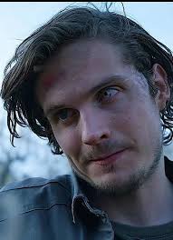 Everyone celebrating like madison is the hero💀 : r/FearTheWalkingDead