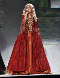 Pin By Carol Szinwelski On Tswift With Images Taylor Swift Fearless Taylor Swift Dress Long Live Taylor Swift