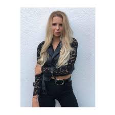 Seine freundin anika bissel spielt bei sg h2ku herrenberg. Bayern Munich Ace Manuel Neuer 34 Dating Stunning 19 Year Old Handball Star Who Looks Like His Ex Wife 247 News Around The World