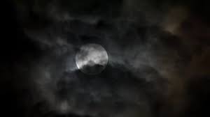 Adanya situs download gambar memudahkan semua orang untuk mencari foto yang berkualitas hd. Bulan Super Adalah Bulan Purnama Terbesar Dilihat Dikelilingi Oleh Awan Hitam Full Moon Clouds Super Moon