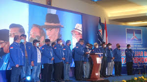 Klb itu disebut sebagai bentuk keseriusan mereka untuk menyelamatkan partai. Udbmwtar4ebmpm