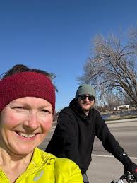 Paige Howie is still looking strong and feeling good at mile 22