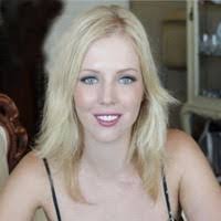 Scarlett Newman's Instagram, Twitter & Facebook